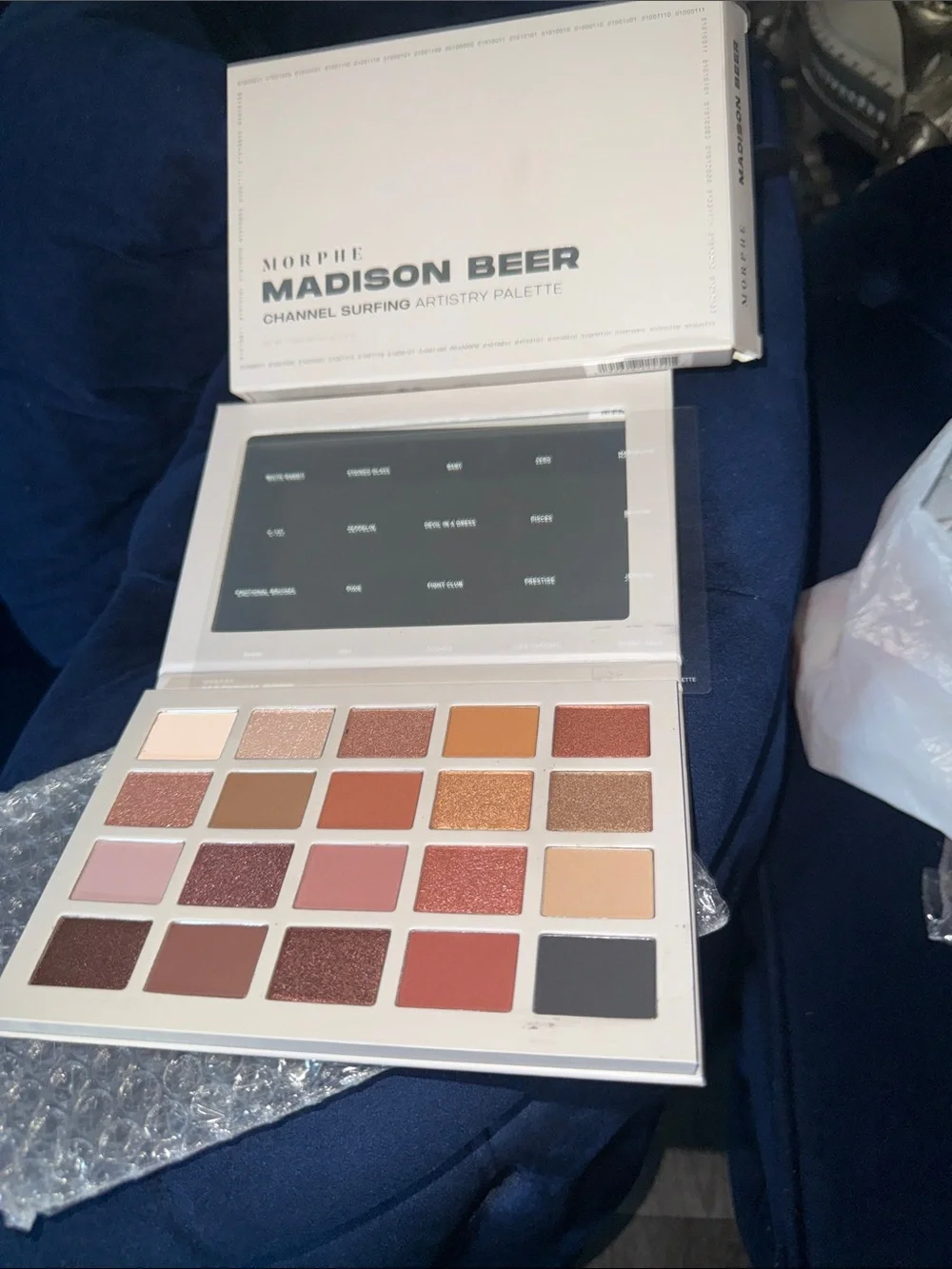 Morphe Madison Beer Channel Surfing Artistry Palette - White Packaging